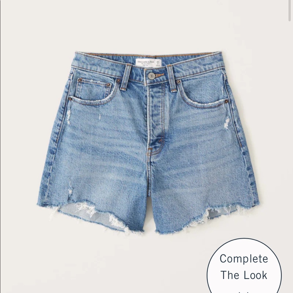 Abercrombie & Fitch dad short high-rise denim shorts.